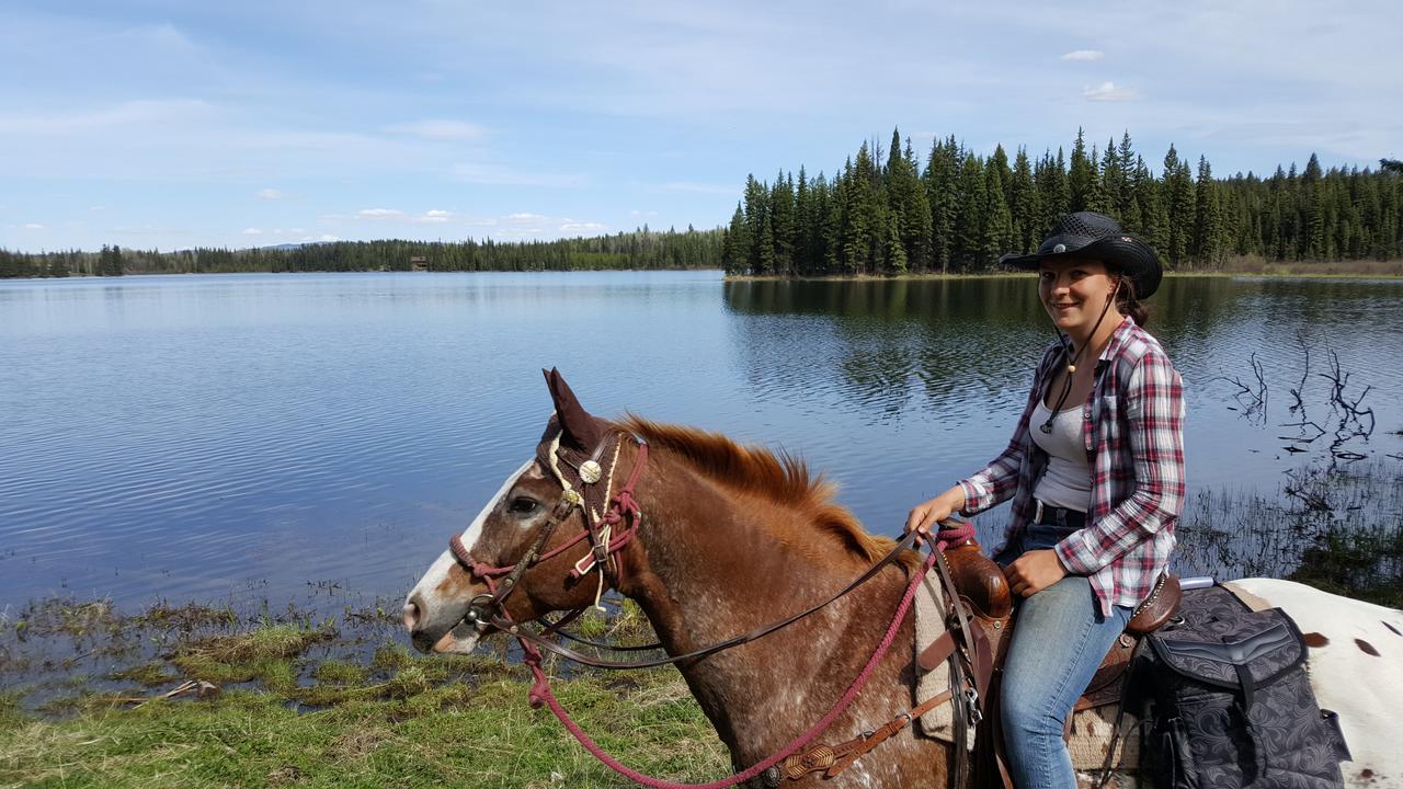 Wettstone Guest Ranch Bed & Breakfast Bridge Lake Luaran gambar