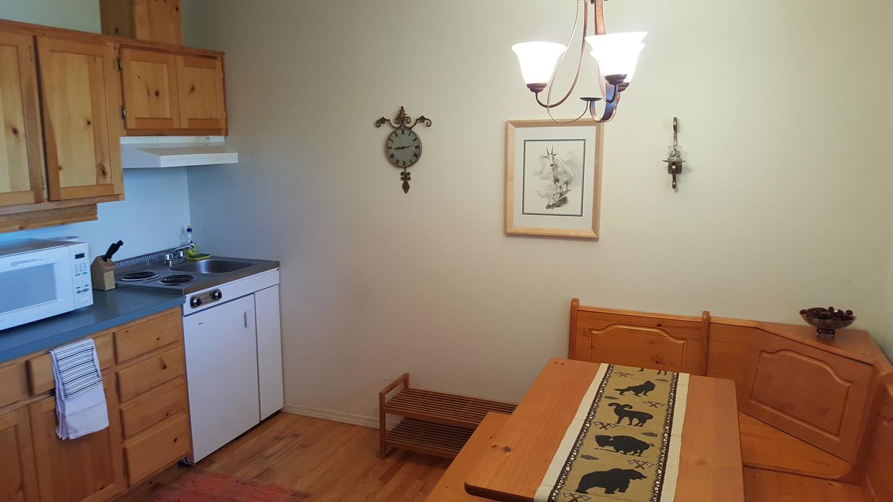 Wettstone Guest Ranch Bed & Breakfast Bridge Lake Luaran gambar