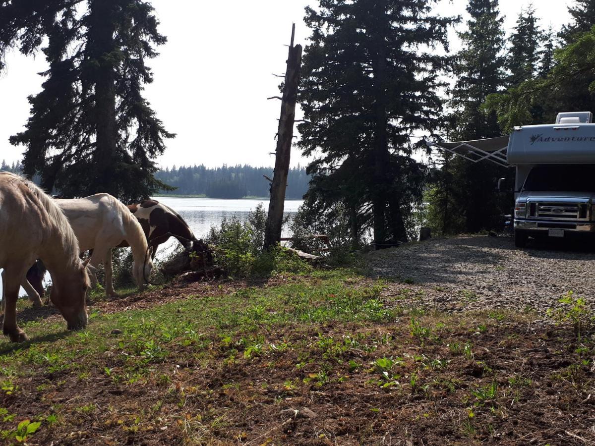 Wettstone Guest Ranch Bed & Breakfast Bridge Lake Luaran gambar